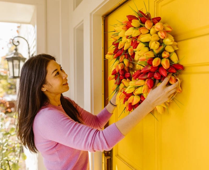 How to Hang Christmas Wreaths for Front Door and Windows