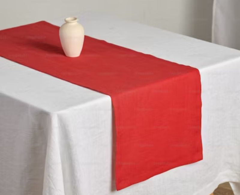 Can You Put a Table Runner Over a Tablecloth?