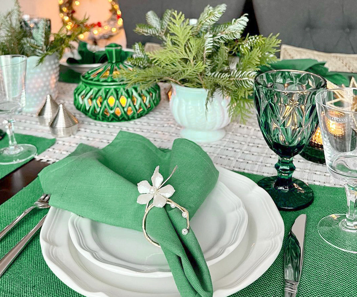 green-plain-napkin