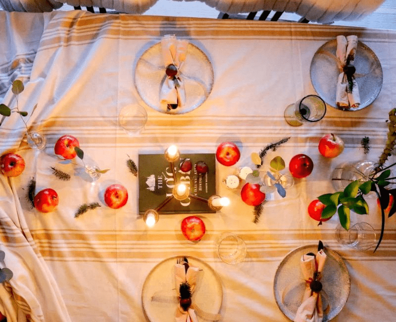 Thanksgiving table decor