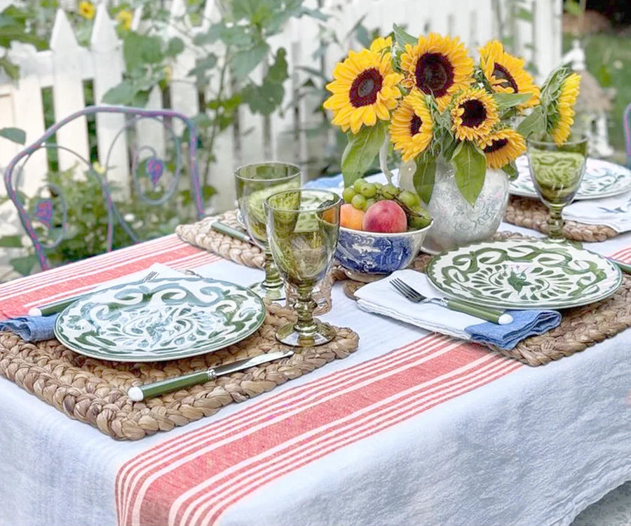 Linen Table Settings