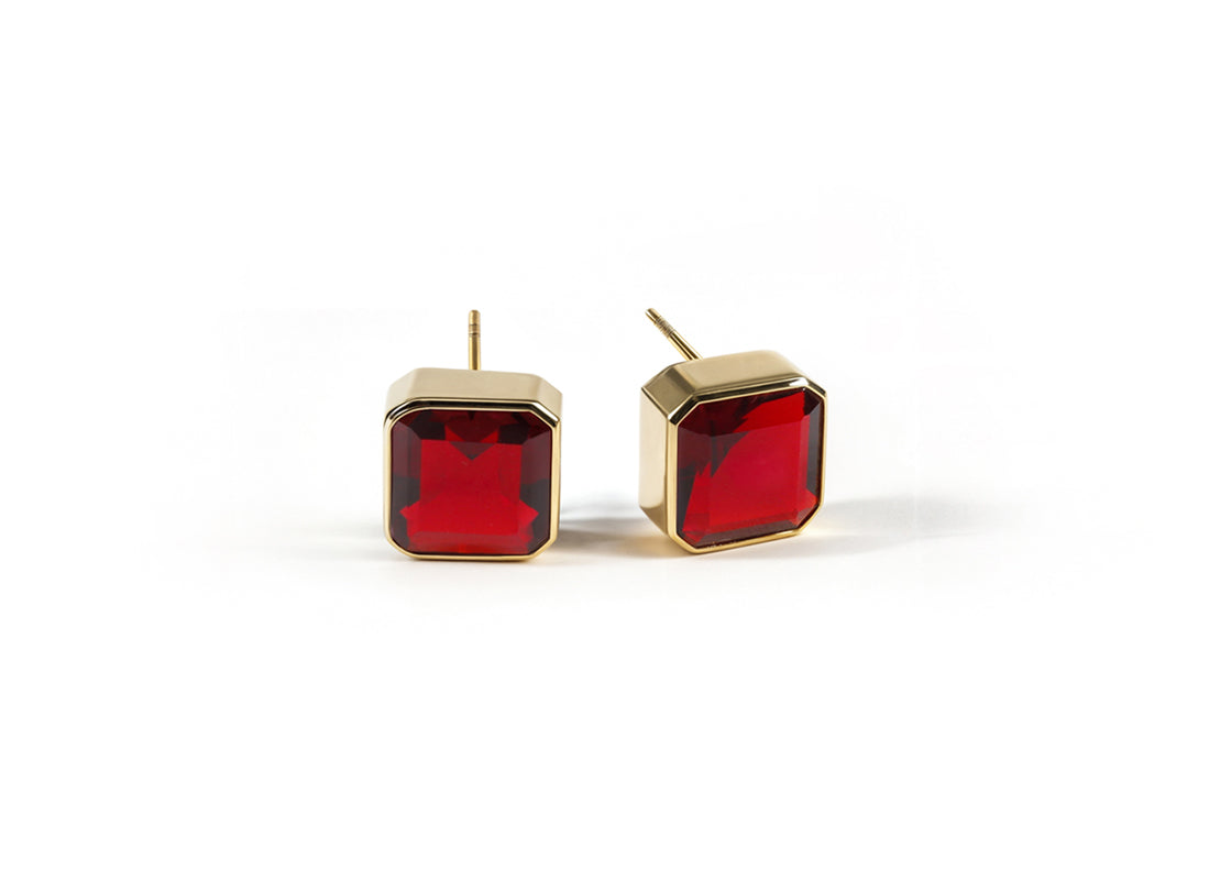 10mm Asscher-cut garnet earrings in 18K gold-plated brass for women.