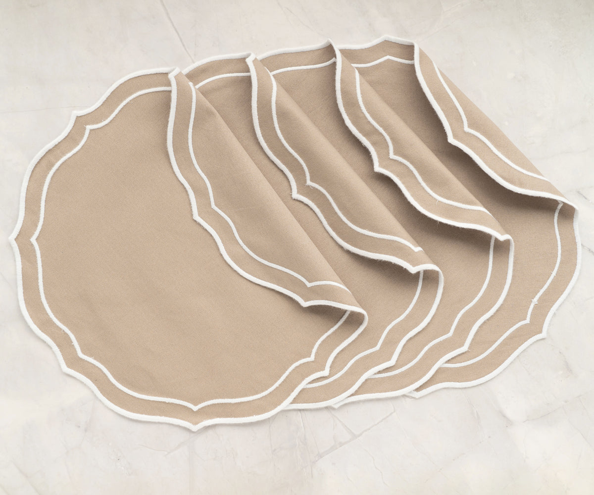 Round Scalloped Table Mats