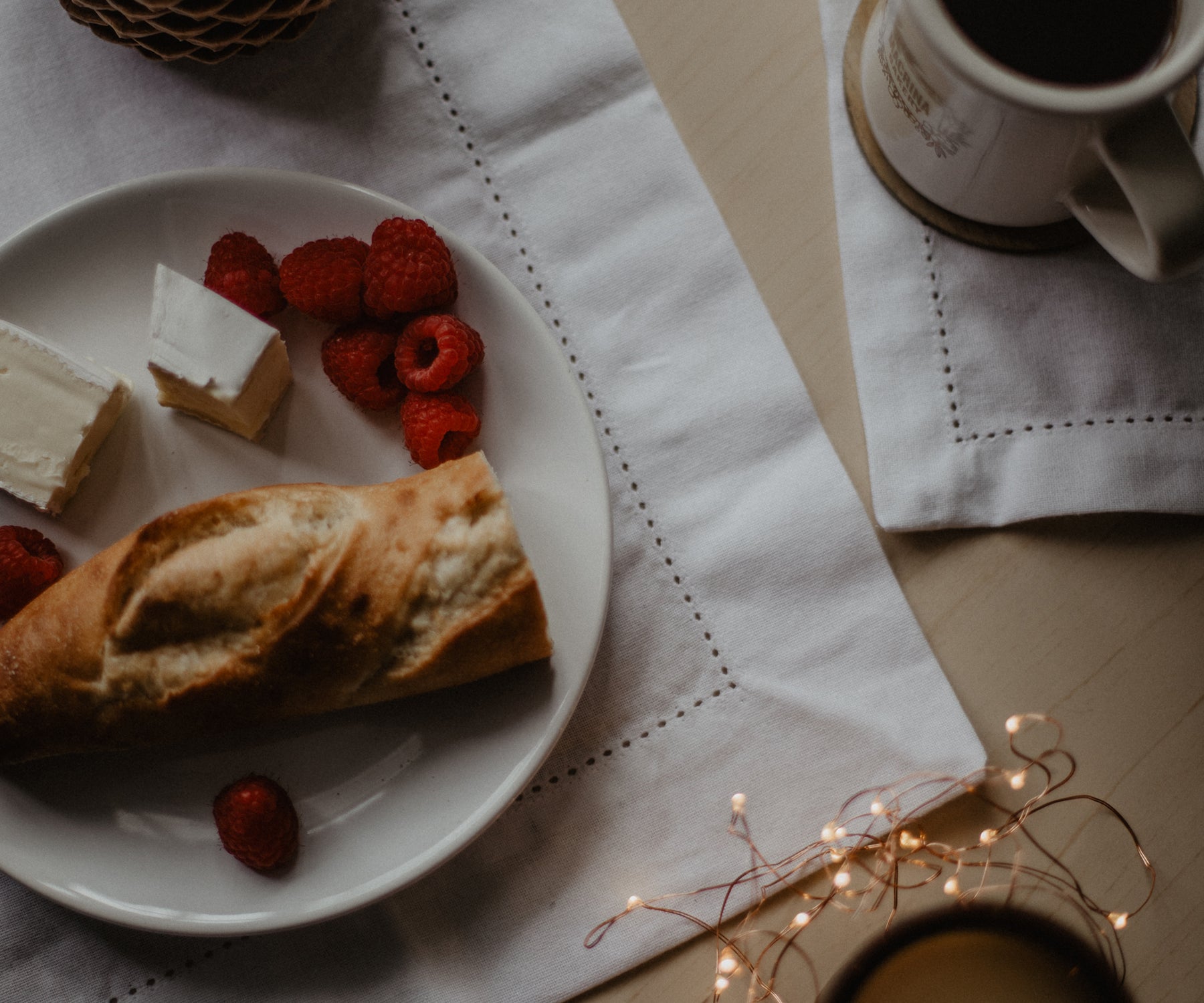 White napkins add a touch of class to your picnic