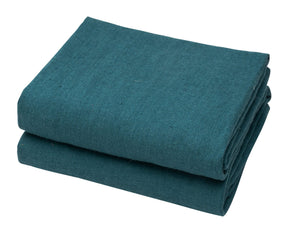 Experience the timeless elegance of our classic green kitchen dish towels, a staple in any well-appointed home.
