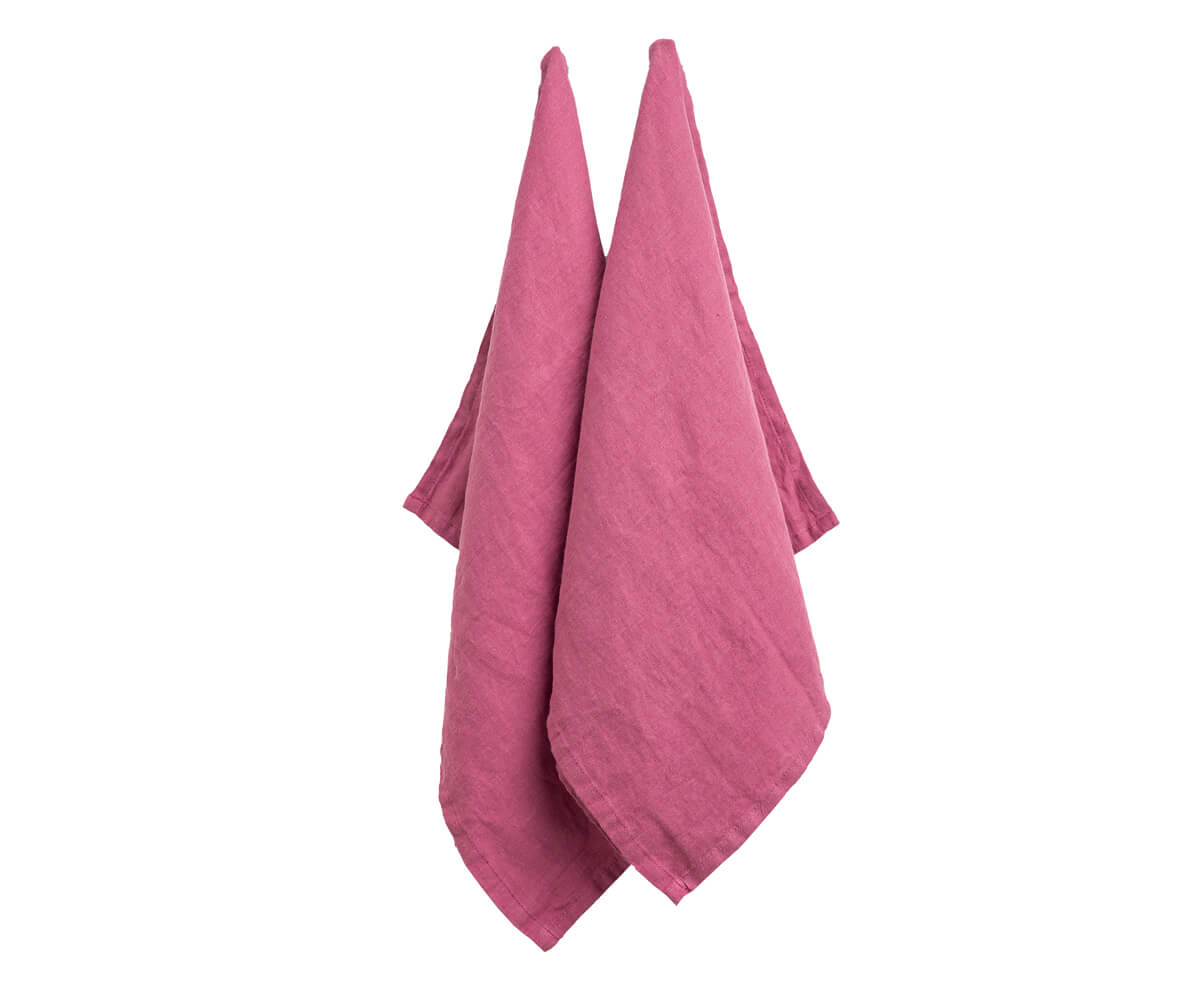 Experience the ultimate in luxury and comfort with our fushia linen towels.
