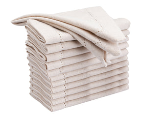 Machine-washable cotton napkin, ideal for families with messy eaters.