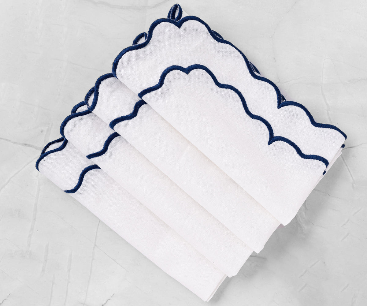 Elegant Napkins
Scalloped Edge Napkins
Decorative Napkins