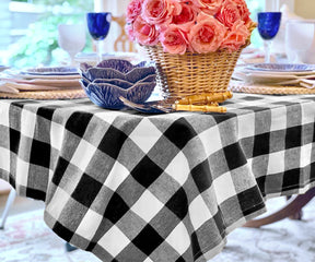 Durable table cover cotton for round tables.