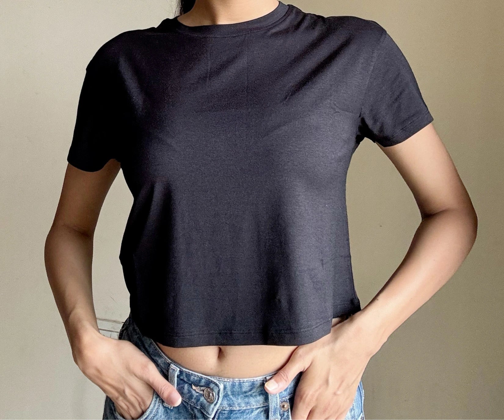 women's crop top black