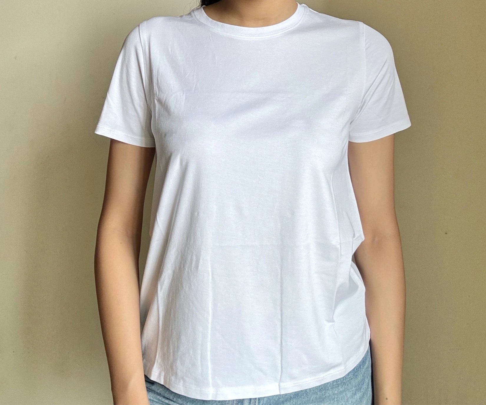 Soft cotton white tee for everyday wear