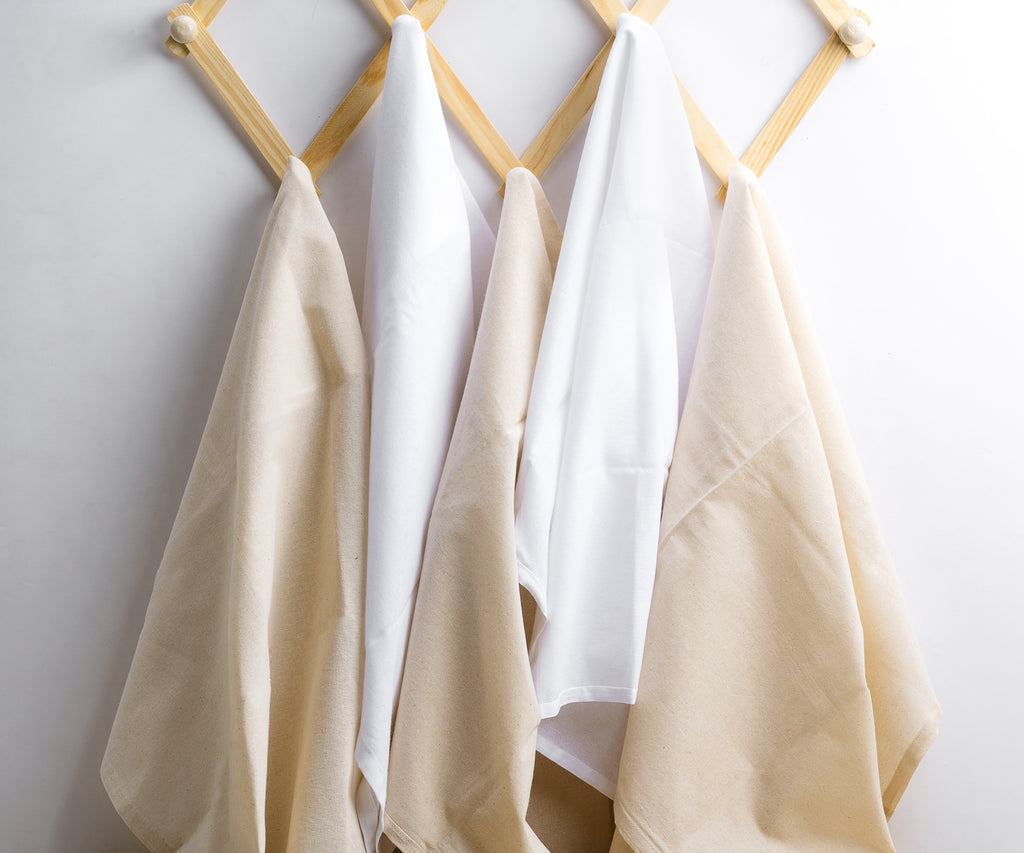 https://www.allcottonandlinen.com/cdn/shop/products/flour-sack-dish-towels-7.jpg?v=1675754119&width=1024